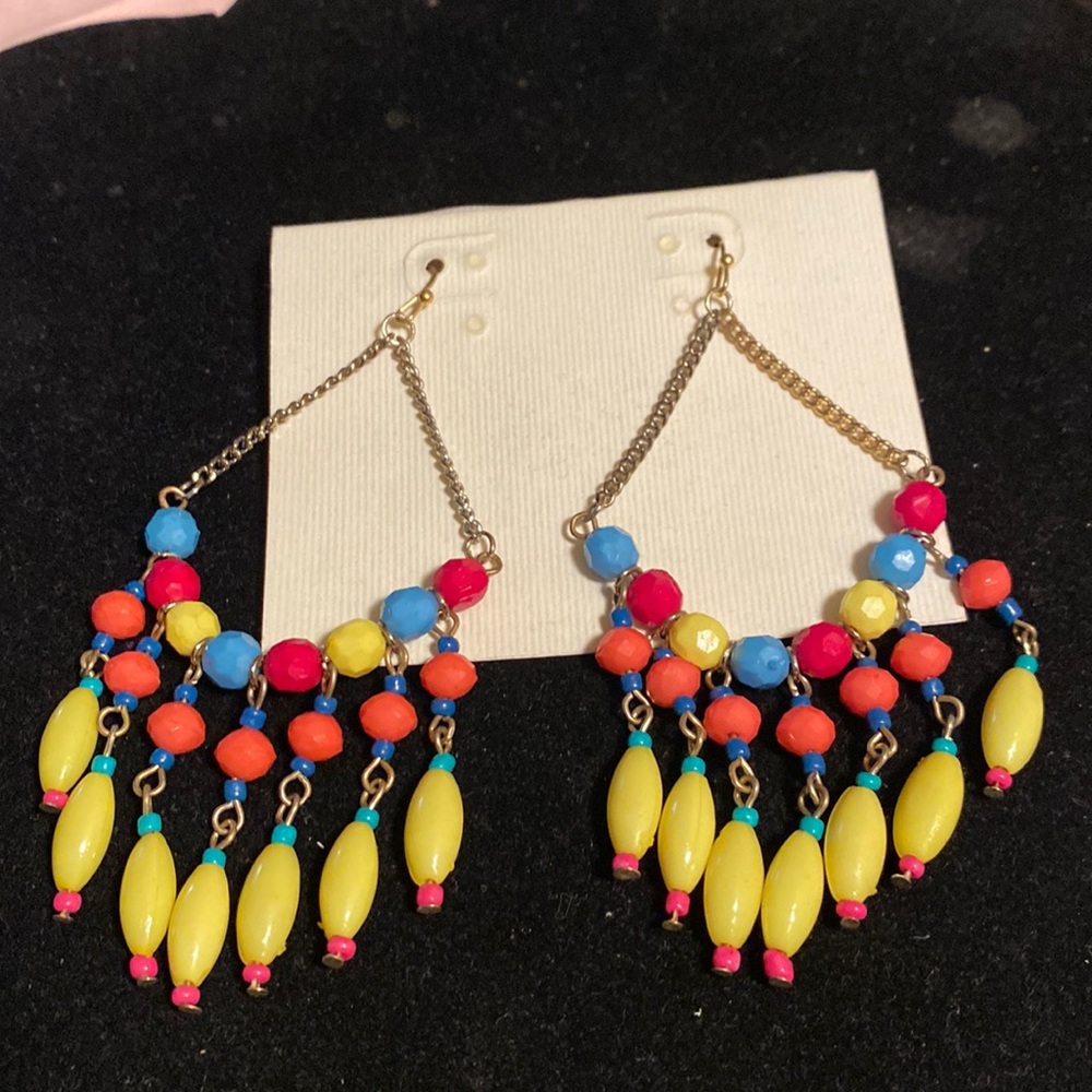 MultiColored Dangle Earrings, Made in India Beautiful ⭐️🌸🌺💜🔥💚🔥💙🔥🙏🔥